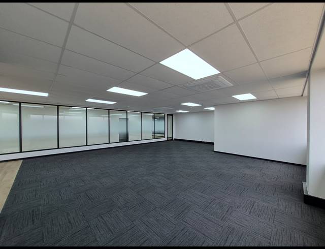 202M² OFFICE TO LET IN SANDOWN
